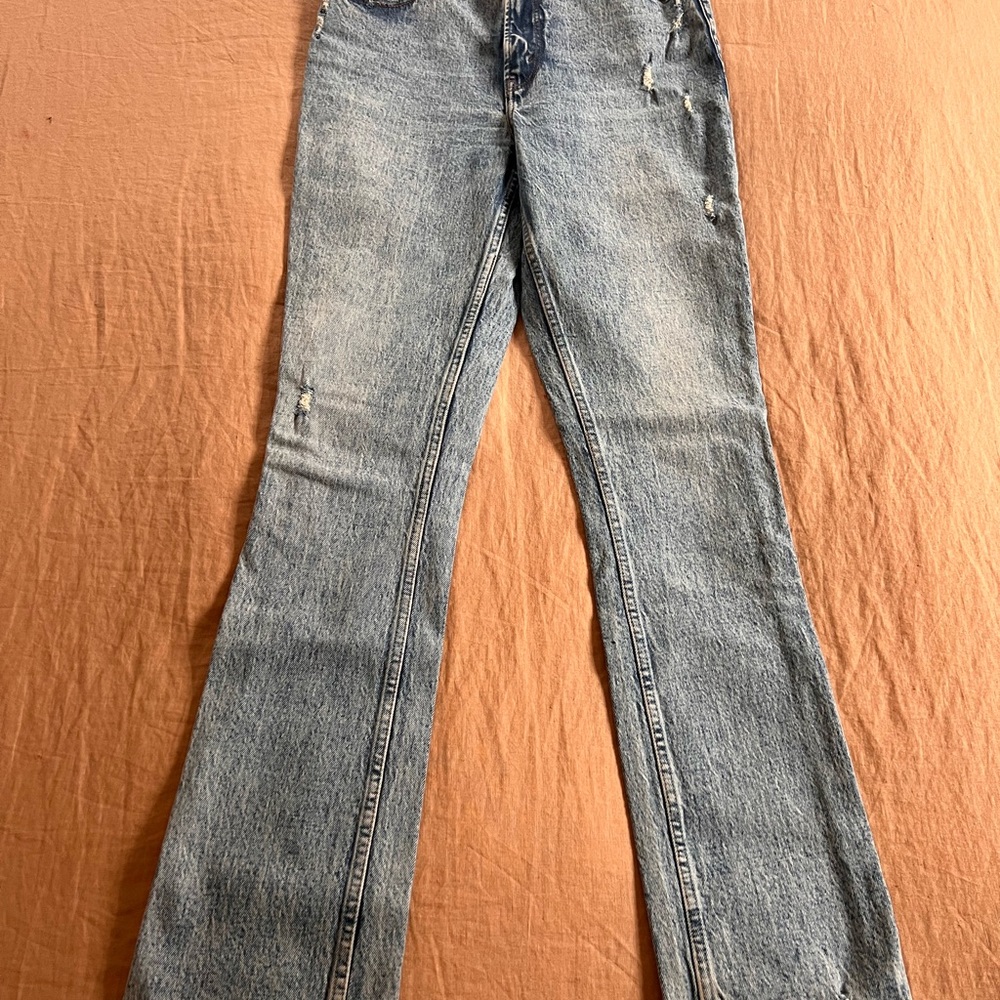 High Rise Light Blue Jeans - Picture 4 of 8